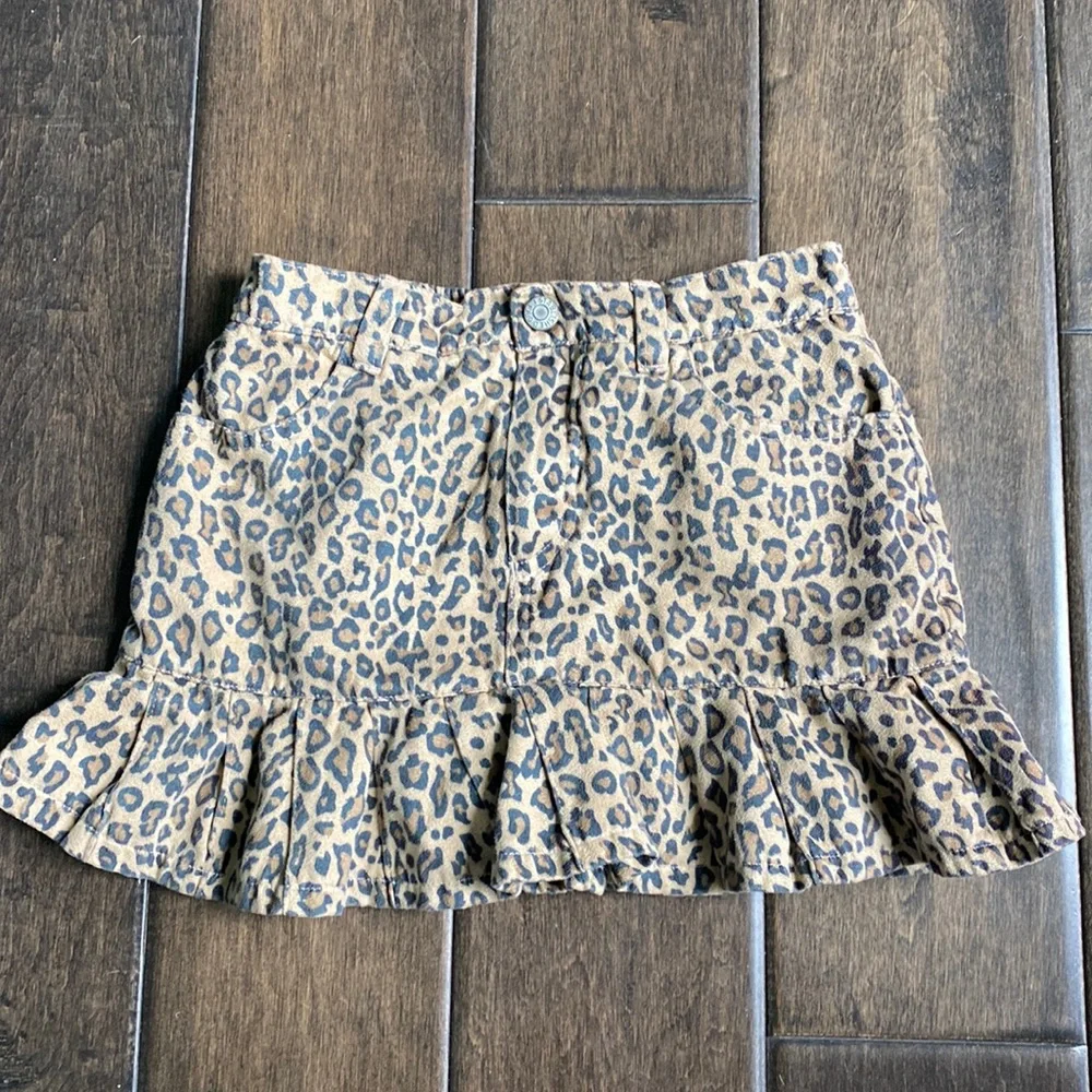 💜3/$15 Children’s Place Leopard Skirt